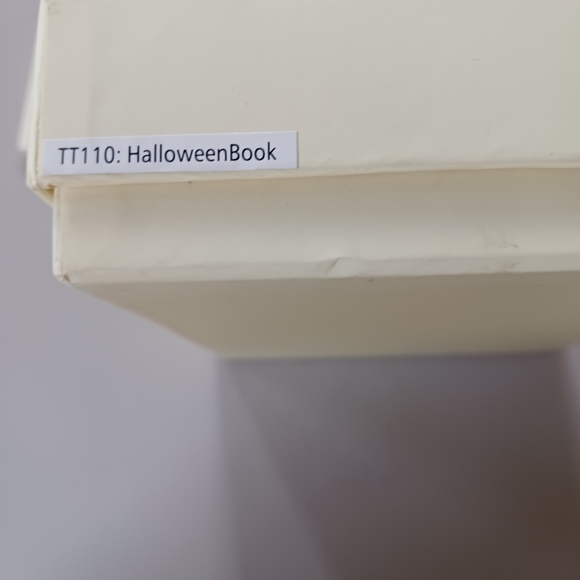 New Halloween Fold Out Scrapbook Photo Album Once Upon A Family Pumpkins Fall. S - Picture 3 of 6